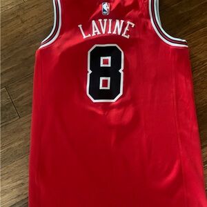 Bulls Jersey like new. Size man S.